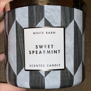 BRAND NEW BATH& BODY WORKS CANDLE